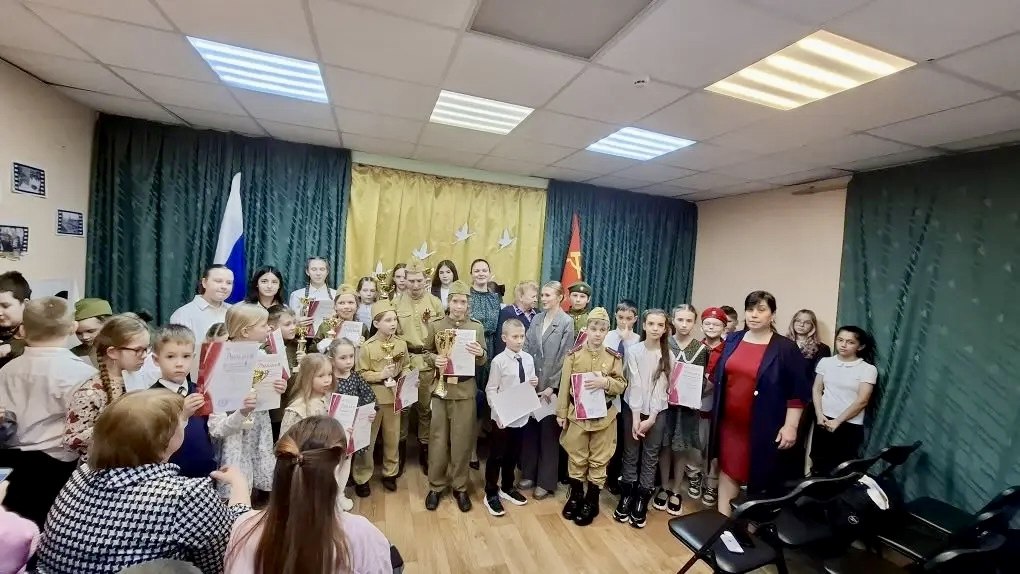 Наши новости. В ДК «Луч» м.о. Чехов состоялся конкурс художественного слова «Память пылающих лет» Наши новости. В ДК «Луч» м.о. Чехов состоялся конкурс художественного слова «Память пылающих лет»