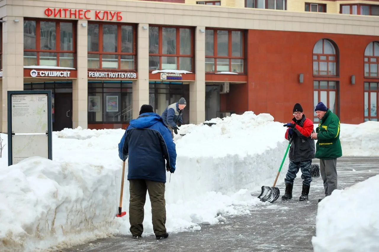 Более 40 единиц техники сражаются с последствиями снегопада в Сергиево-Посадском городском округе Более 40 единиц техники сражаются с последствиями снегопада в Сергиево-Посадском городском округе
