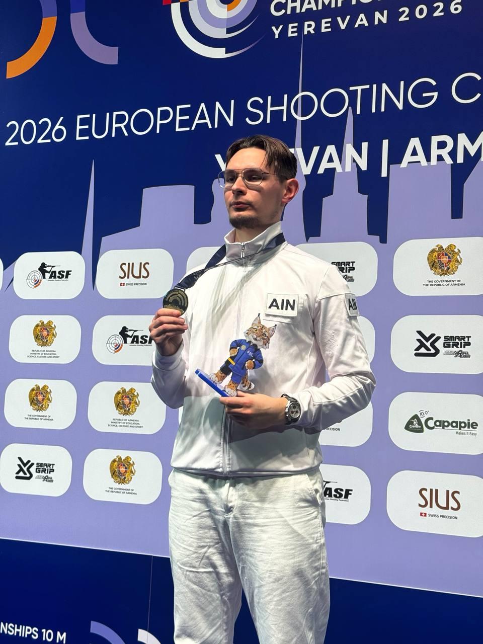 Спортсмен из Ногинска Антон Аристархов стал чемпионом Европы по пулевой стрельбе, сообщает пресс-служба министерства физической культуры и спорта Московской области Спортсмен из Ногинска Антон Аристархов стал чемпионом Европы по пулевой стрельбе, сообщает пресс-служба министерства физической культуры и спорта Московской области