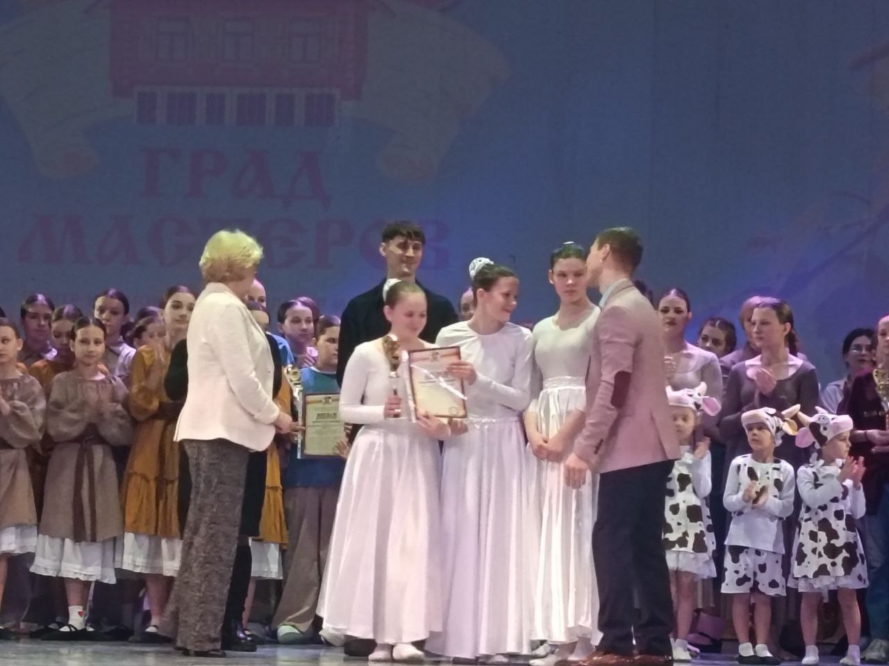Наши новости. Поздравляем хореографический коллектив "Созвездие" с победой в конкурсе м. о. Чехов Наши новости. Поздравляем хореографический коллектив "Созвездие" с победой в конкурсе м. о. Чехов