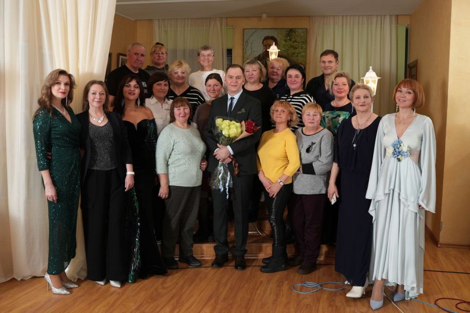 ���� �������. � ��������� ���� �������� ���� � �����������-����������� �������� �� "������" �. ����� ������ ���������� ����� ���������, ������-����������� ������ ����������