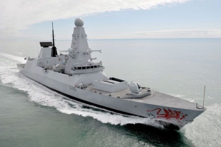 ������� HMS Dragon ����������� ��� �������������� ������������ �� ����, ����� �������� ���������� �������� �� �������� ����� � ������