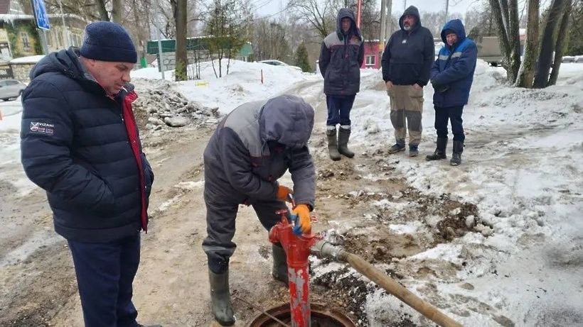 В доме № 1 по улице Крупской провели комплексные работы по промывке сетей водоснабжения В доме № 1 по улице Крупской провели комплексные работы по промывке сетей водоснабжения