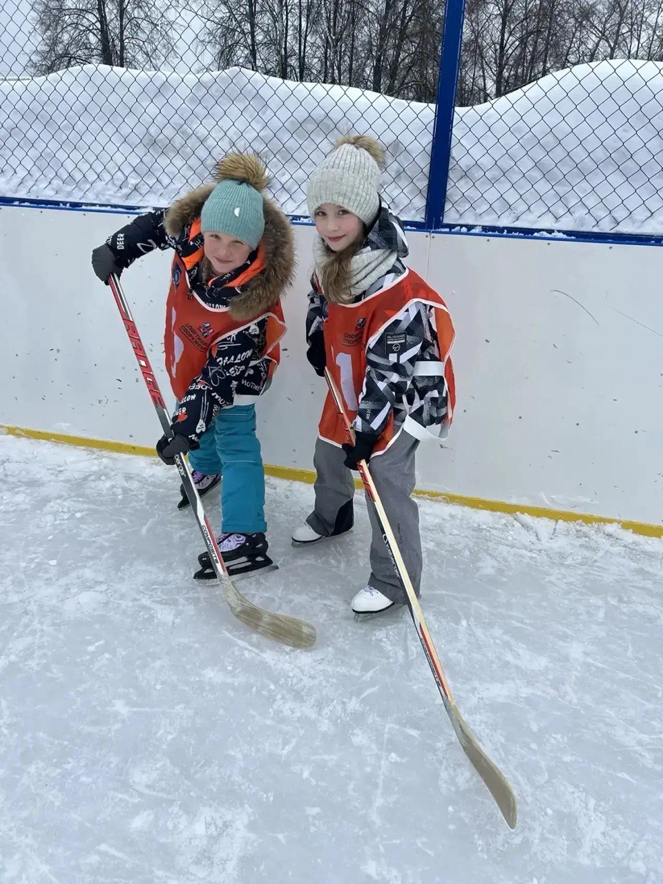 Для юных королёвцев прошло второе занятие по дворовому хоккею Для юных королёвцев прошло второе занятие по дворовому хоккею