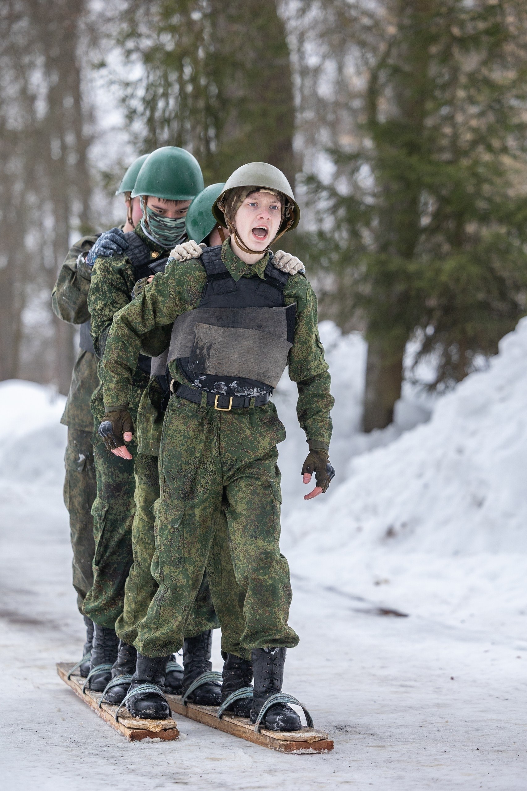 Сразу две военно-патриотические игры «Путь воина» и «Маруся» состоялись сегодня в Городском парке культуры и отдыха м.о. Чехов Сразу две военно-патриотические игры «Путь воина» и «Маруся» состоялись сегодня в Городском парке культуры и отдыха м.о. Чехов