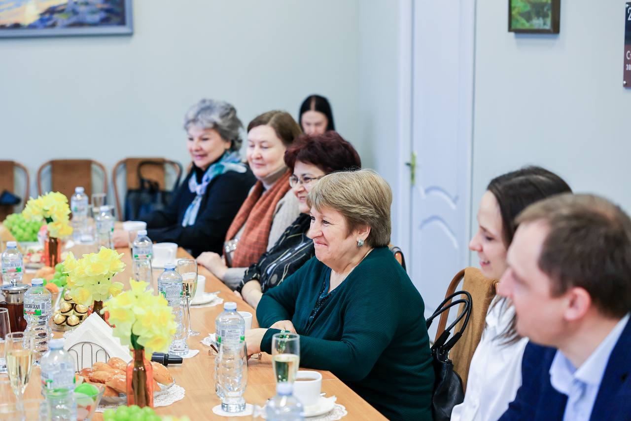 Юлия Купецкая: Теплая встреча с хранительницами деревень и поселков! Юлия Купецкая: Теплая встреча с хранительницами деревень и поселков!