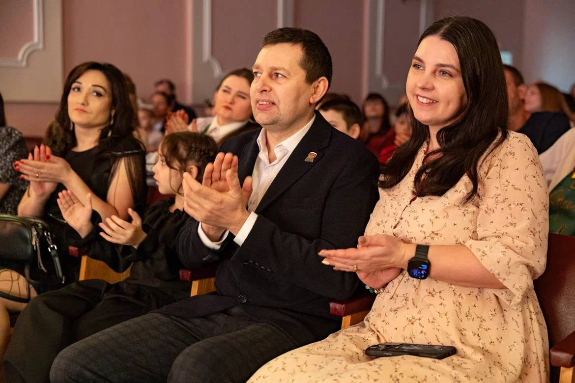 Семья – сила!. Они вместе, и им нипочем любые испытания Семья – сила!. Они вместе, и им нипочем любые испытания