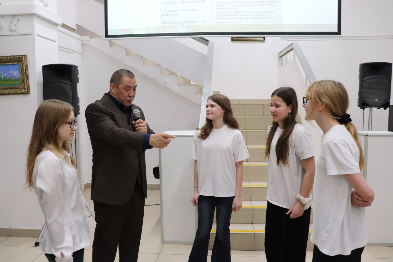 В Реутове прошла творческая встреча с актёром театра и кино Амаду Мамадаковым В Реутове прошла творческая встреча с актёром театра и кино Амаду Мамадаковым