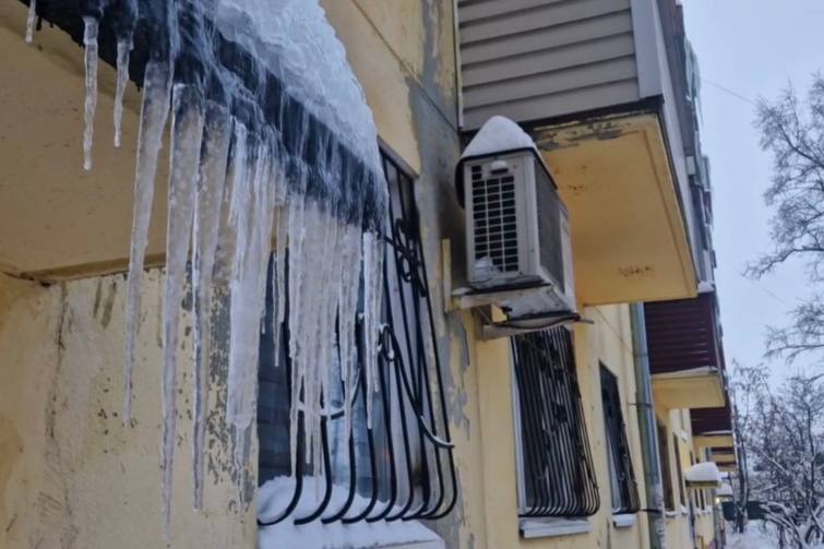 Как в Раменском округе обслуживают кровли жилого фонда и что делать при протечках Как в Раменском округе обслуживают кровли жилого фонда и что делать при протечках