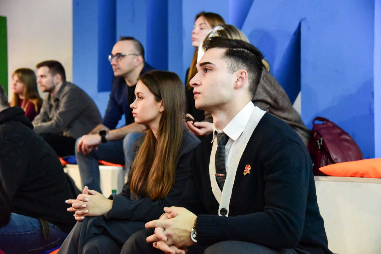 Круглый стол по вопросу формирования антитеррористического мировоззрения у молодежи прошел в Мытищах Круглый стол по вопросу формирования антитеррористического мировоззрения у молодежи прошел в Мытищах