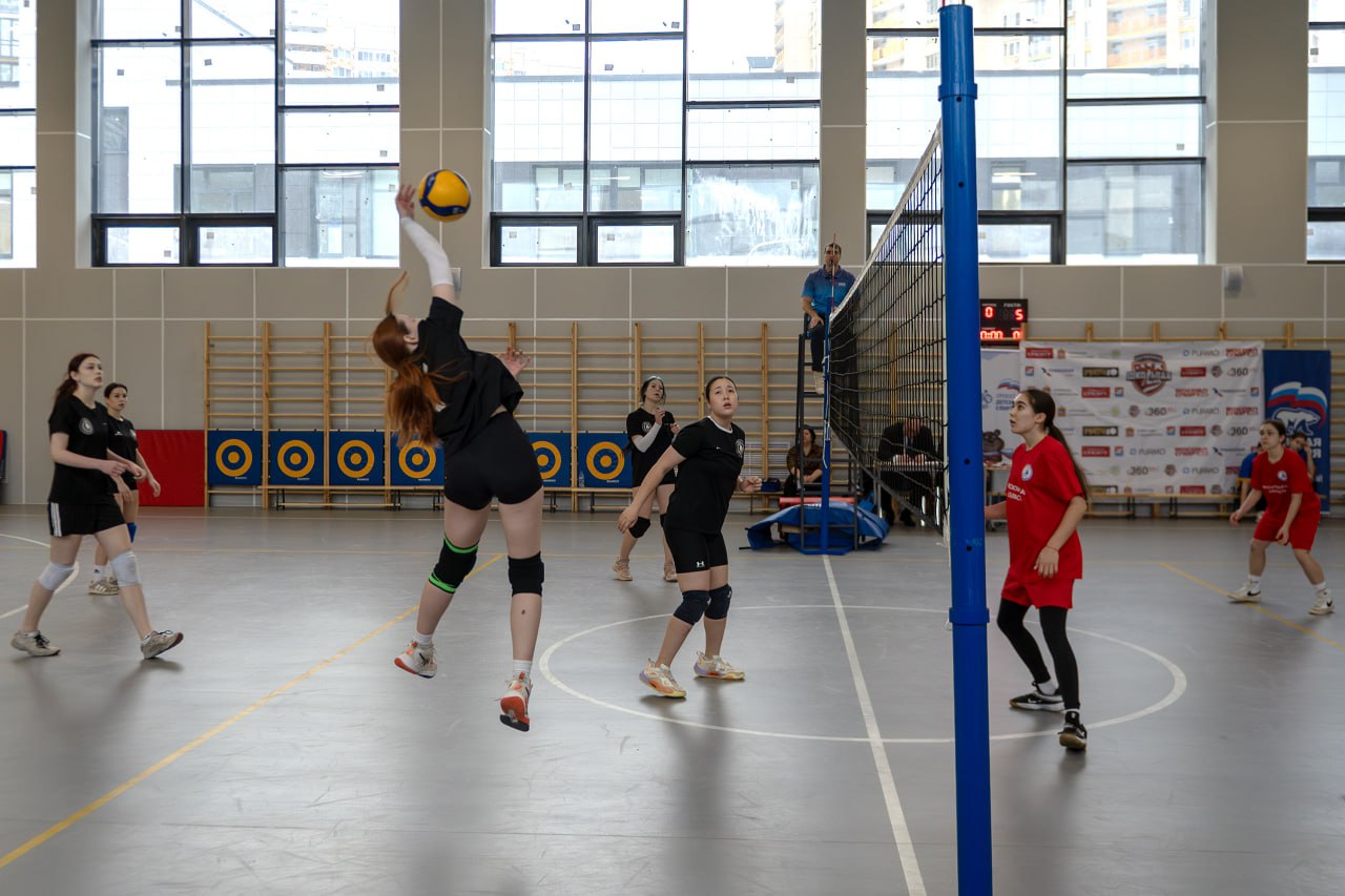 Волейболисты школы № 1 и лицея № 5 из Долгопрудного сразятся с ровесниками из Мытищ