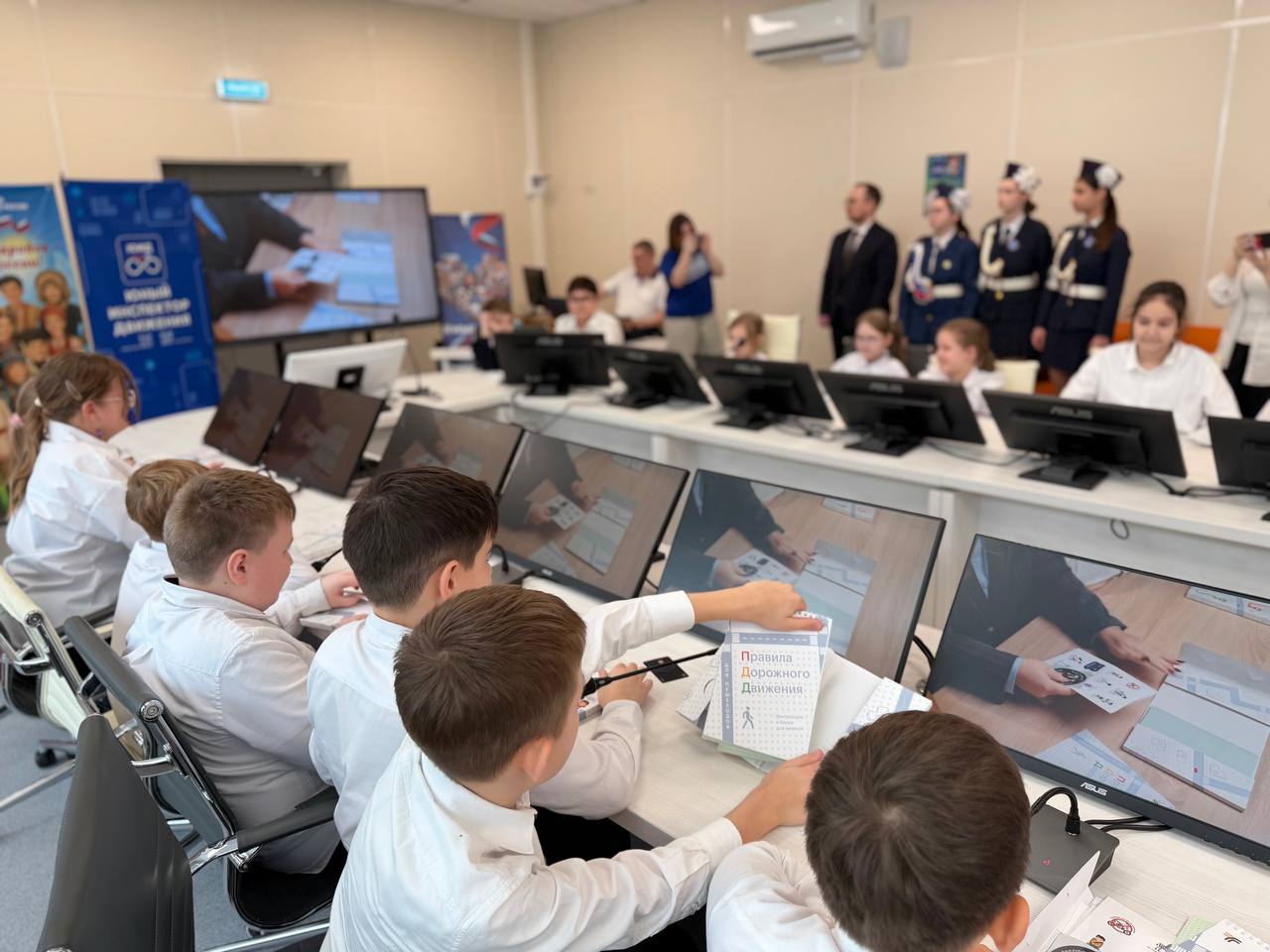 В Подмосковье внедряют новый стандарт обучения детей ПДД В Подмосковье внедряют новый стандарт обучения детей ПДД