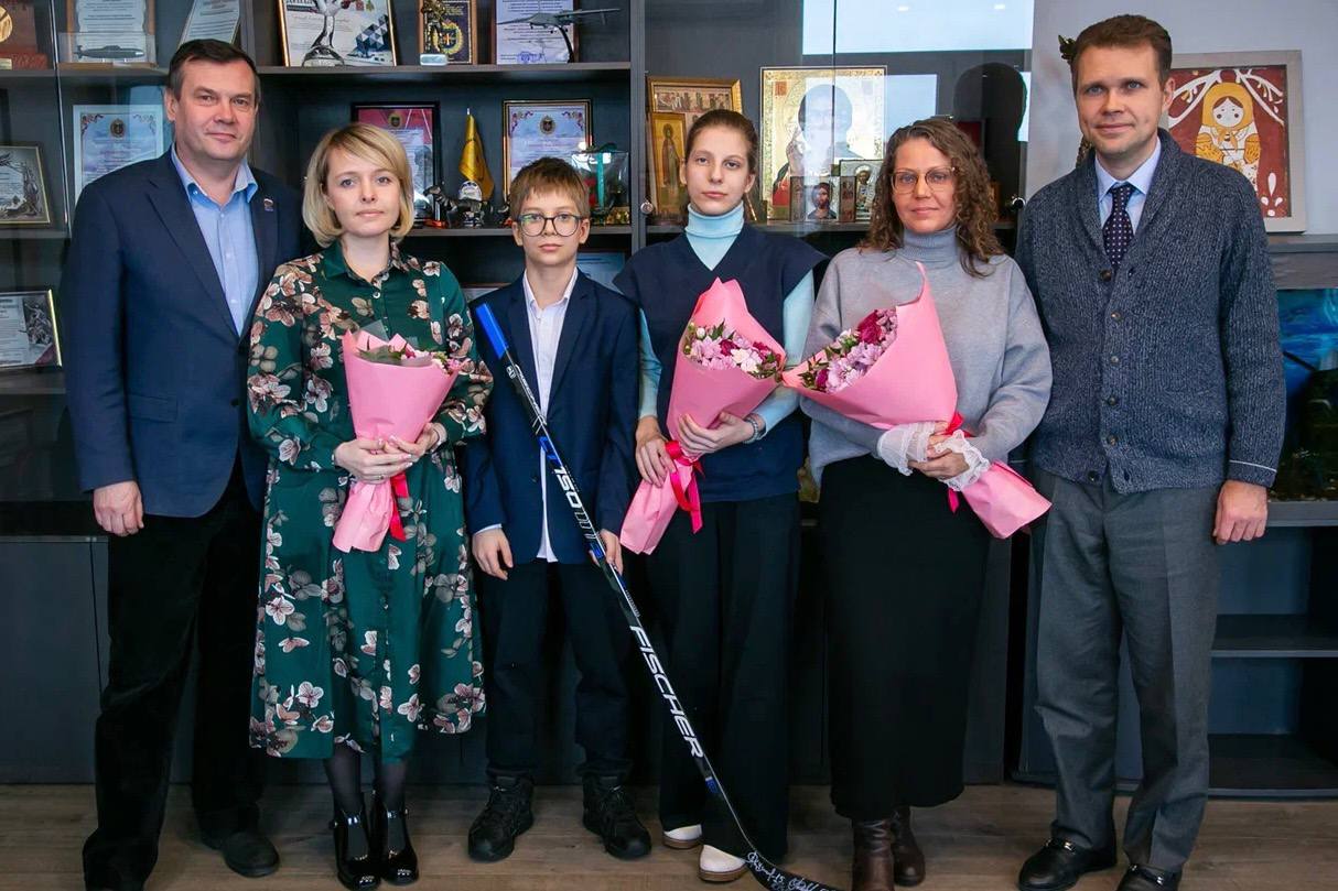 Продолжаем поддерживать семьи наших героев