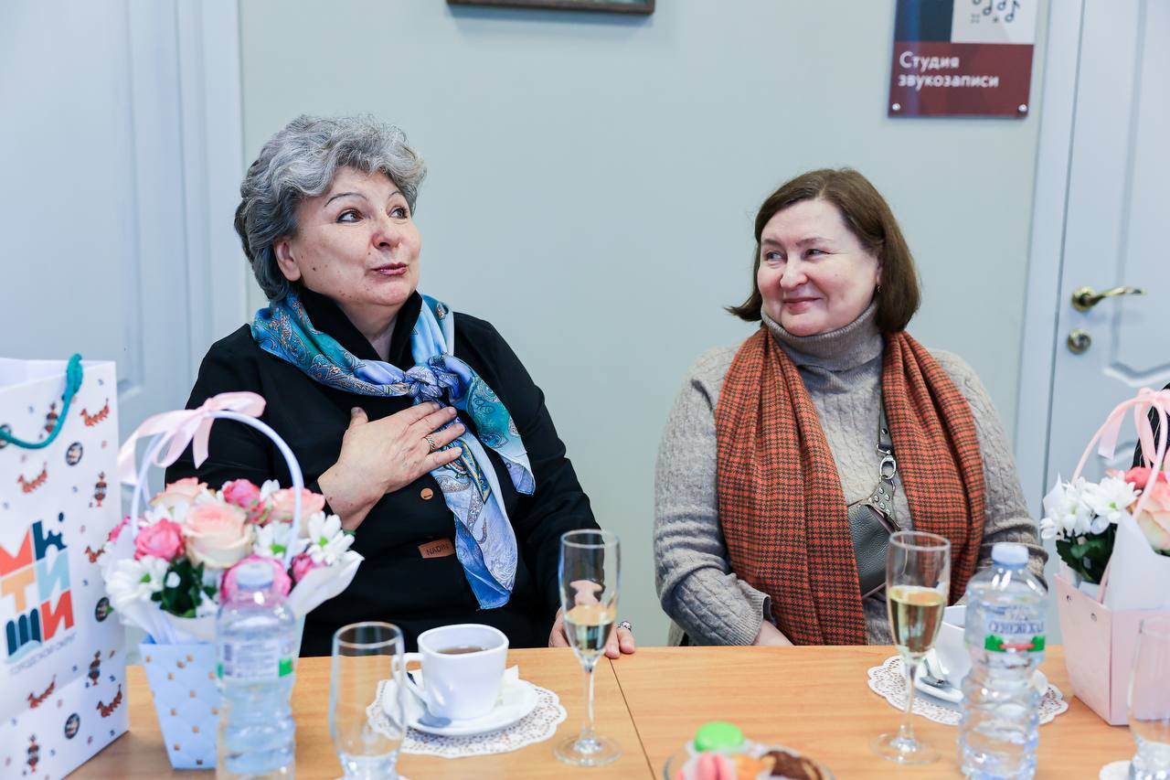 Юлия Купецкая: Теплая встреча с хранительницами деревень и поселков! Юлия Купецкая: Теплая встреча с хранительницами деревень и поселков!