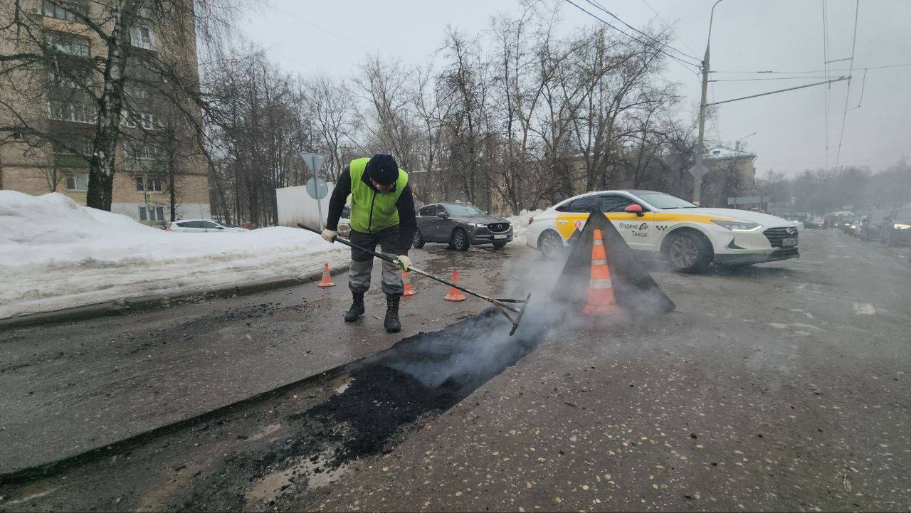 На проспекте Мира в Химках проводят ямочный ремонт На проспекте Мира в Химках проводят ямочный ремонт