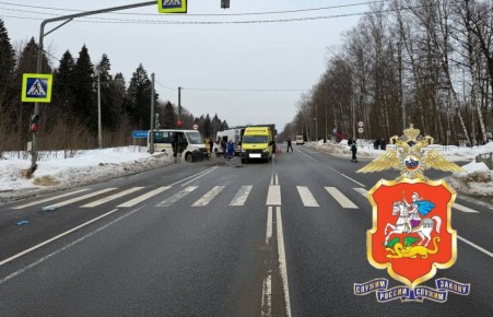 Маршрутка столкнулась с грузовиком в подмосковном Пушкино