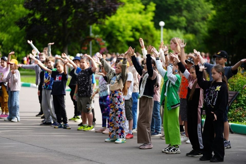 ����� 400 ���. ����� �������� � ��������������� ������� ����������� � ���� ����