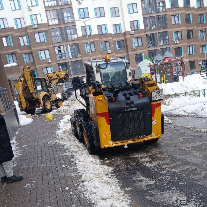 Юлия Купецкая: Уборка дворовых территорий и расчистка кровель — важная повседневная задача коммунальных служб, обеспечивающая комфорт и безопасность жителей округа Юлия Купецкая: Уборка дворовых территорий и расчистка кровель — важная повседневная задача коммунальных служб, обеспечивающая комфорт и безопасность жителей округа