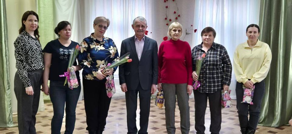 ������� ���������� ��������� ������ � ���������� 8 ����� � ��������