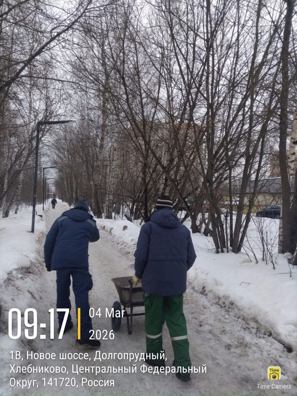 Погодные качели и гололёд: в Долгопрудном обрабатывают дороги и общественные территории Погодные качели и гололёд: в Долгопрудном обрабатывают дороги и общественные территории