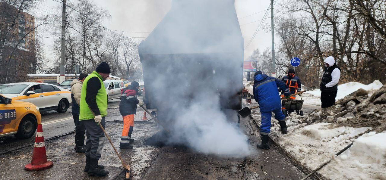 На проспекте Мира в Химках проводят ямочный ремонт На проспекте Мира в Химках проводят ямочный ремонт