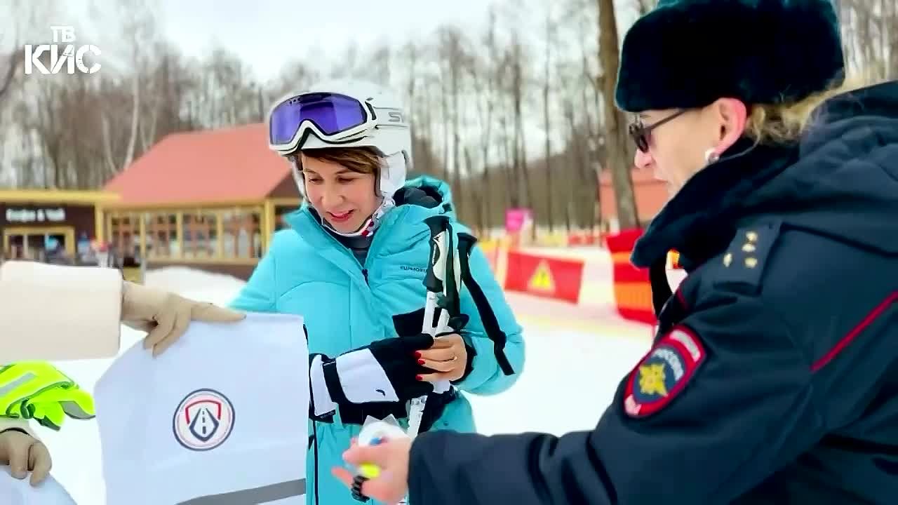 «Цветочный патруль» в сопровождении известного российского дизайнера уже попал на страницы REGIONS.RU и в ленту ТВ КиС благодаря корреспонденту Ольги Стафёровой