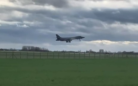 ���� �� ���� ���������������� B-1B, ����������� � 28-�� ������������ ����� ��� ���, ��� ������� ������� ����� ��� ������ � �������� ����������� ��� � ��������� ��� ���������� ����� ������ ������� ������ ������ ����� � ��� �...