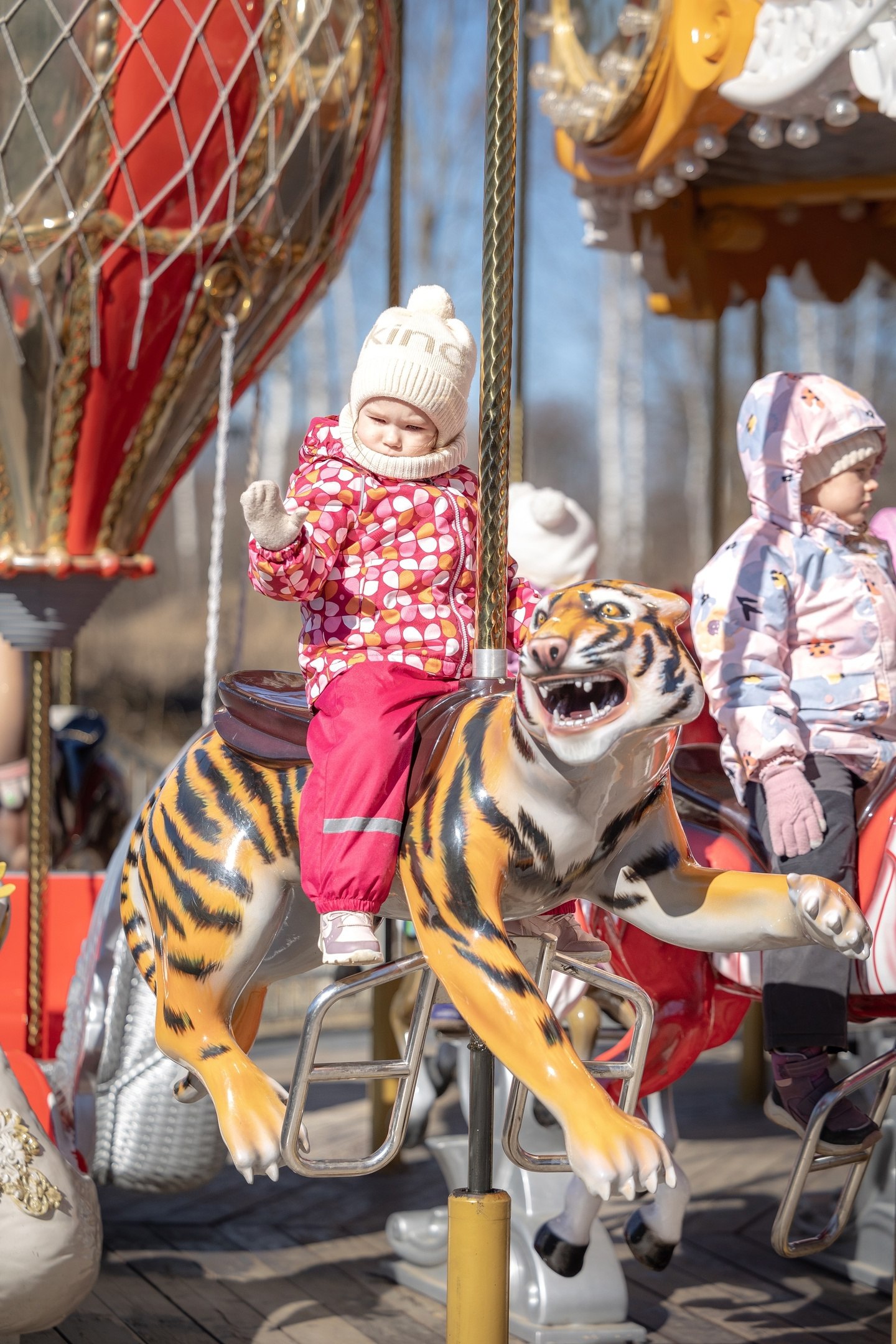 Карусель "Сказка" в городском парке м.о. Чехов приглашает детей на бесплатный аттракцион в Городском парке