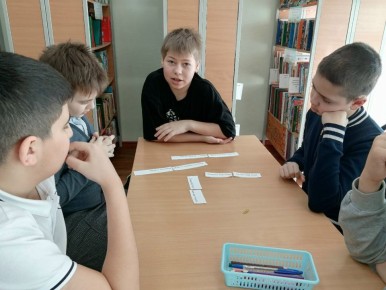 Чтение-размышление, ко Дню православной книги, «Светлые истории» прошли в Шараповской сельской библиотеке