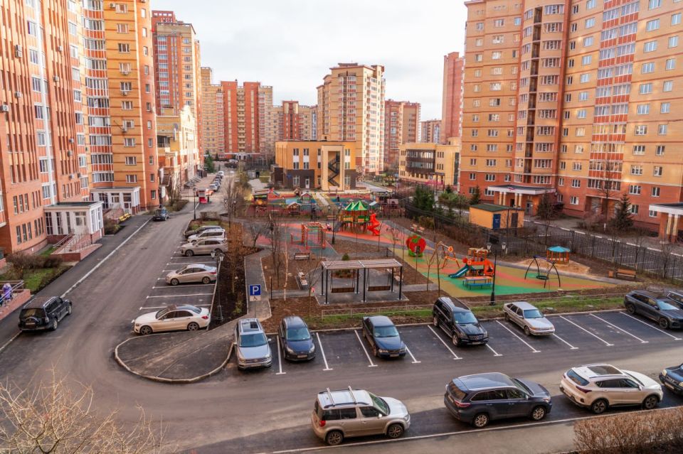 Более 420 дворов комплексно благоустроят в Подмосковье в текущем году