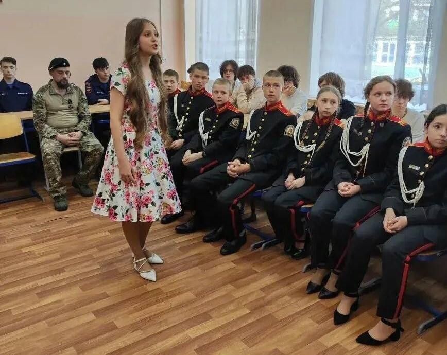 Участники, среди которых были ученики Центра образования №21, студенты колледжа «Энергия», Ассоциация ветеранов СВО БГО и специалисты Городской библиотеки филиал №1, присоединились к телемосту «Крым: мост между эпохами»...