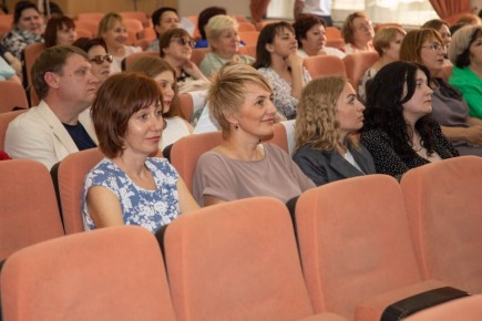 «Я люблю навсегда...»: поэтический вечер в ДК «Сатурн»