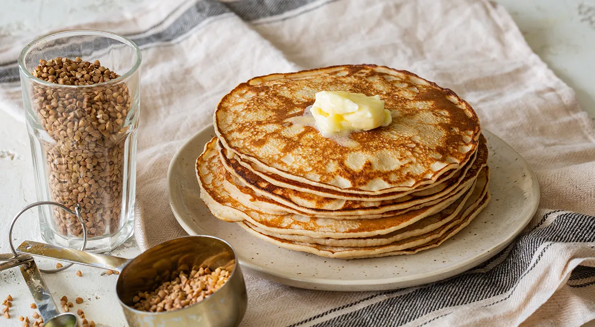 Блинные канапе с гречневой мукой — закуска для любого случая