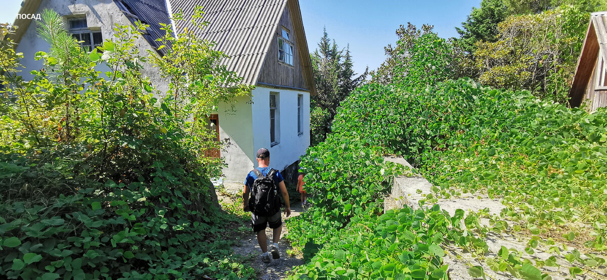 Заброшенная турбаза: отголоски советского наследия на берегу моря