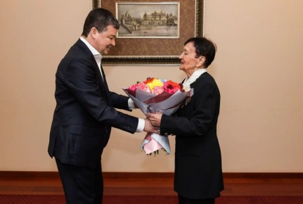 В преддверии Дня космонавтики глава Раменского округа Эдуард Малышев встретился с удивительной женщиной – Людмилой Фёдоровной Логутовой