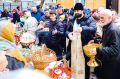 В храмах Химок освящают куличи и пасхи