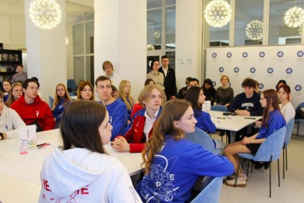 В Центральной городской библиотеке имени К.Г. Паустовского прошла завершающая Окружная стратегическая сессия по развитию системы Советов Первых Движения Первых МО