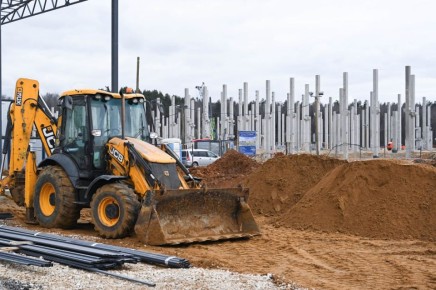 Депутат Государственной Думы РФ Алла Полякова совместно с министром по содержанию территорий и государственному жилищному надзору Московской области Игорем Даниленко и главой Ленинского городского округа Станиславом...