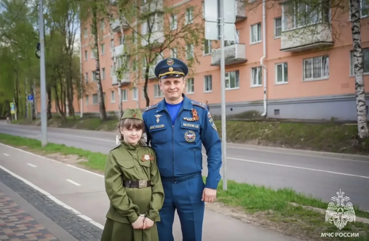 Сотрудники МЧС России и юнармейцы поздравили 102-летнего ветерана Великой Отечественной войны Зою Никаноровну Бакунову Сотрудники МЧС России и юнармейцы поздравили 102-летнего ветерана Великой Отечественной войны Зою Никаноровну Бакунову