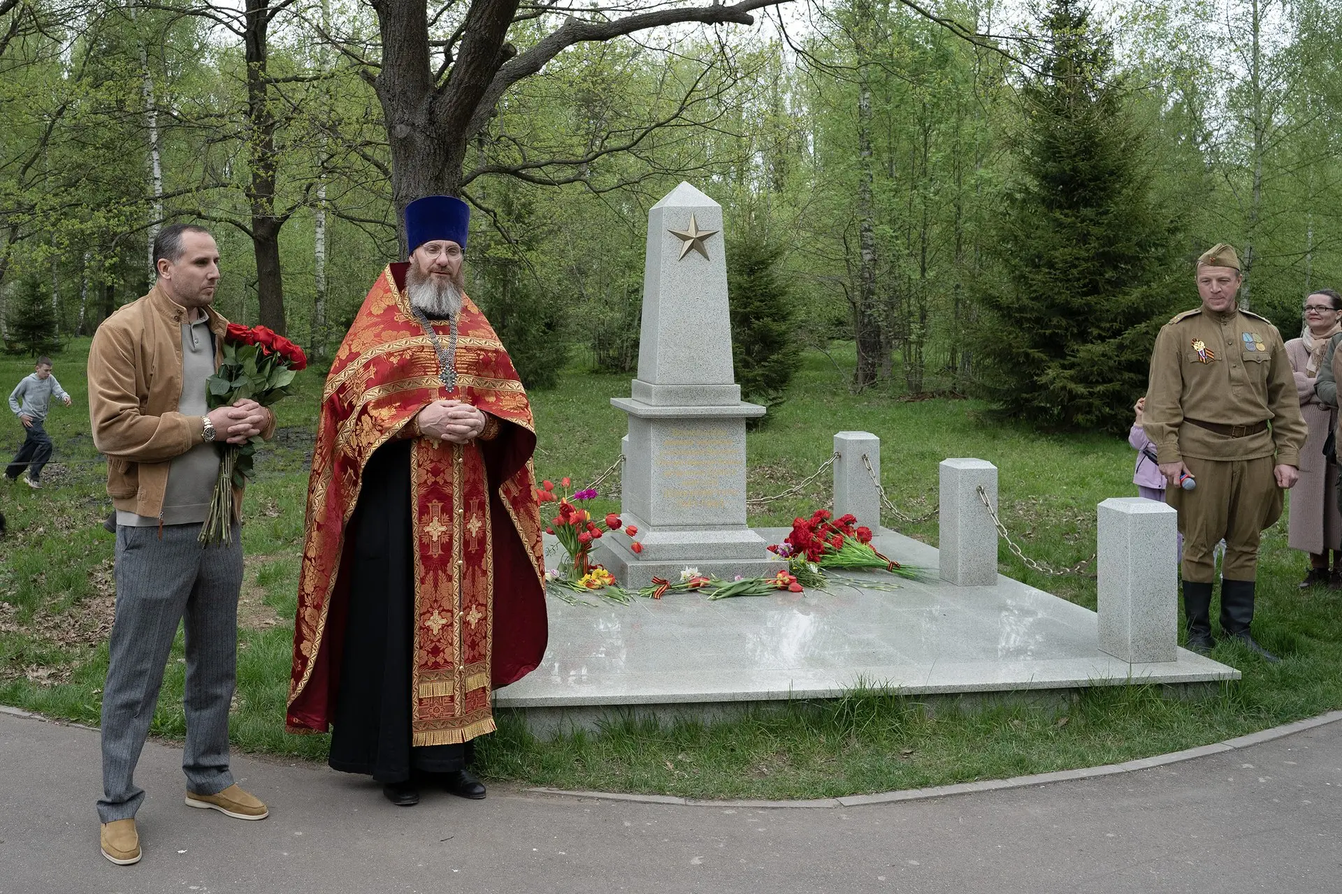 День Победы в «Берёзовой роще» отметили разноцветным салютом День Победы в «Берёзовой роще» отметили разноцветным салютом