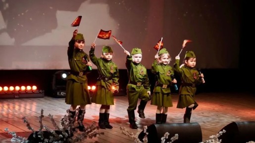 Далекий год на пленке старой