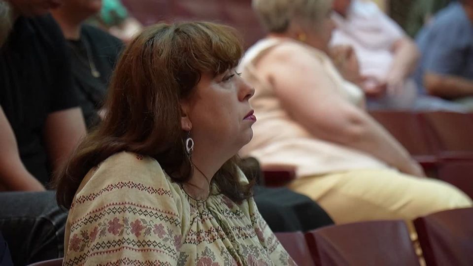 Алексей Малкин: На еженедельном оперативном совещании обсудили вопросы, рассмотренные на ВКС с губернатором Андреем Воробьёвым, применительно к нашему округу