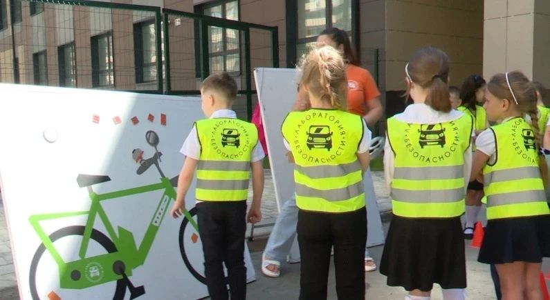 Автоинспекторы напомнили юным реутовчанам о безопасности на дороге Автоинспекторы напомнили юным реутовчанам о безопасности на дороге