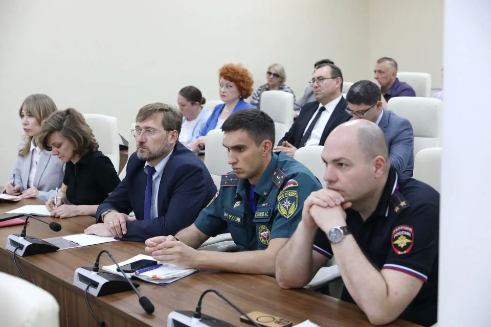 Оперативное совещание в Долгопрудном: ремонт домов и итоги волонтёрского года Оперативное совещание в Долгопрудном: ремонт домов и итоги волонтёрского года