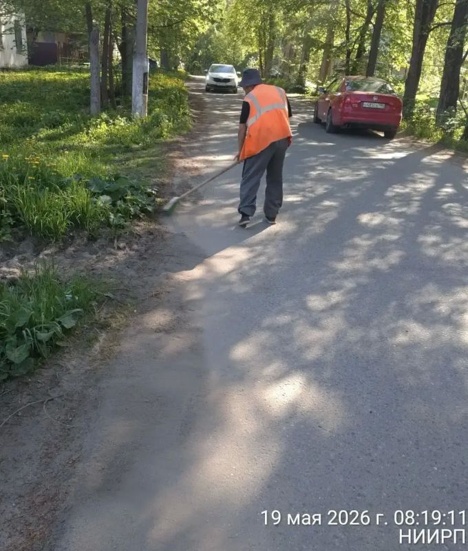 Сотрудники МБУ «Благоустройство СП» продолжают наводить порядок во всех населённых пунктах Сергиево-Посадского округа Сотрудники МБУ «Благоустройство СП» продолжают наводить порядок во всех населённых пунктах Сергиево-Посадского округа