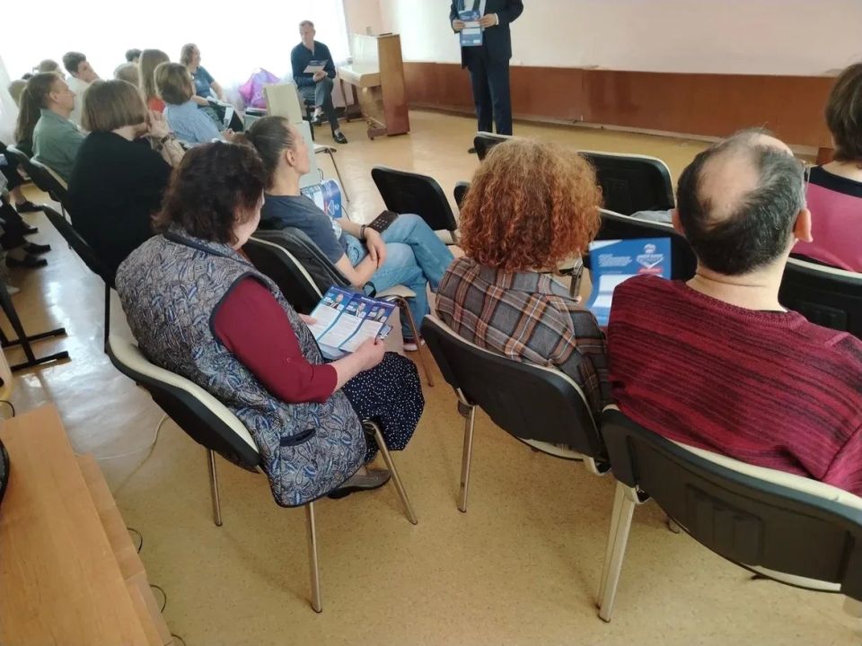 ПУЩИНО. Встретился с жителями наукограда и коллективом Детской школы искусств имени А.А. Алябьева ПУЩИНО. Встретился с жителями наукограда и коллективом Детской школы искусств имени А.А. Алябьева