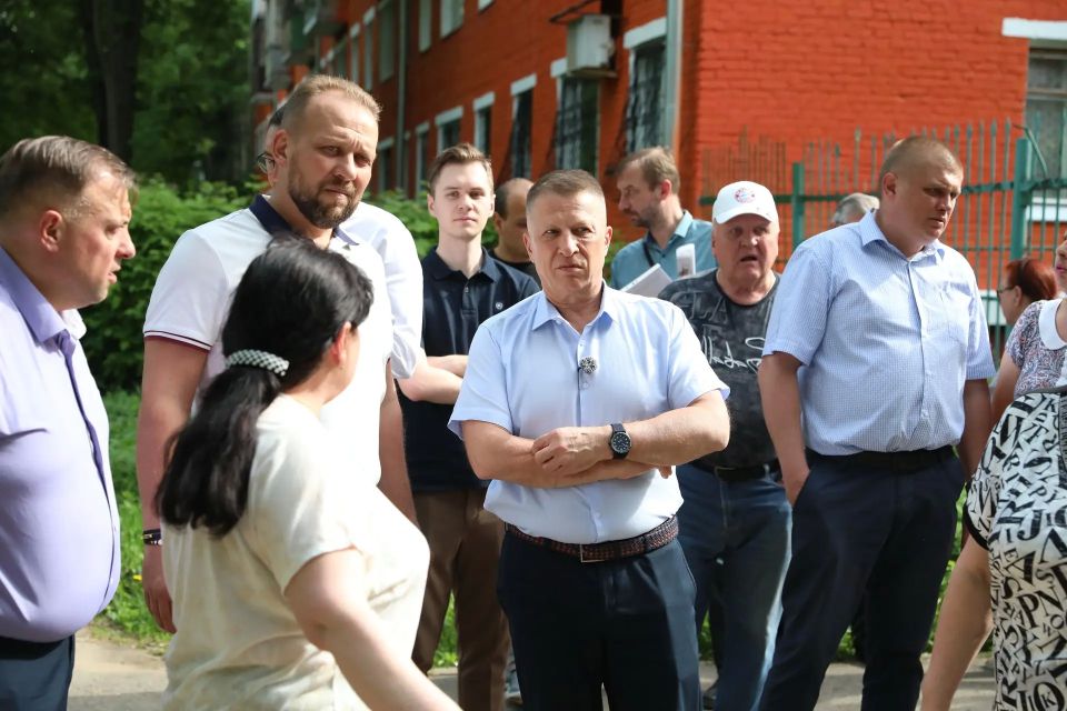 Глава Долгопрудного проинспектировал ход ремонта МКД и локации, нуждающиеся в благоустройстве Глава Долгопрудного проинспектировал ход ремонта МКД и локации, нуждающиеся в благоустройстве