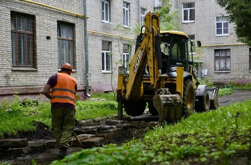 В микрорайоне «Выстрел» Солнечногорска приступили к благоустройству дворовой территории В микрорайоне «Выстрел» Солнечногорска приступили к благоустройству дворовой территории