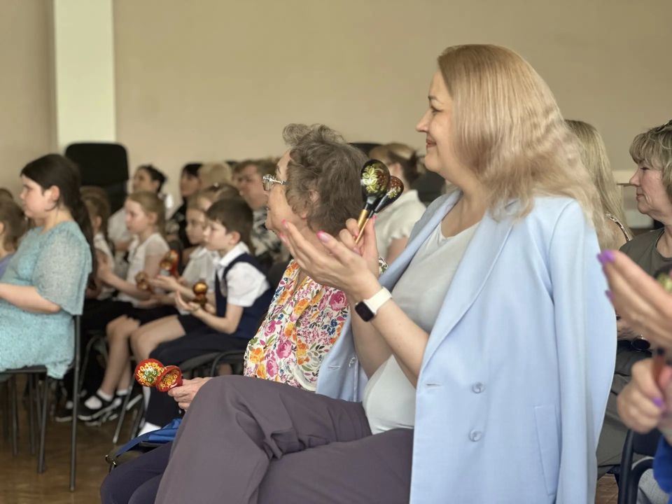 Ложкари играть начнут – ноги сами в пляс пойдут: в школе Химок провели концерт русской народной музыки Ложкари играть начнут – ноги сами в пляс пойдут: в школе Химок провели концерт русской народной музыки