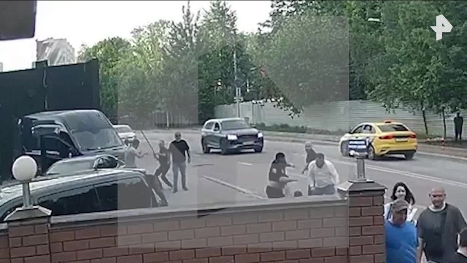 РЕН ТВ публикует видео момента стрельбы в подмосковном Одинцове